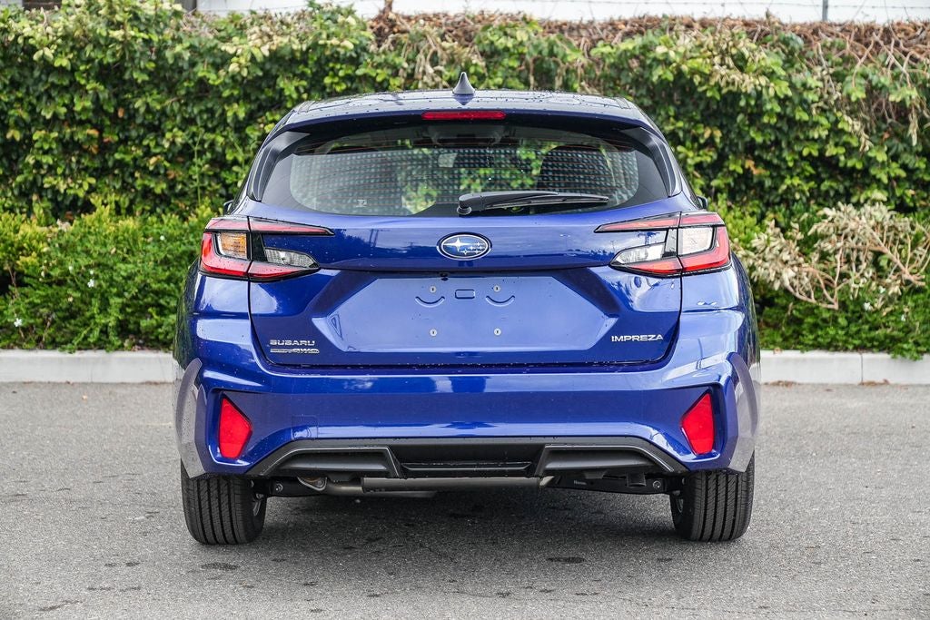 2025 Subaru IMPREZA Base