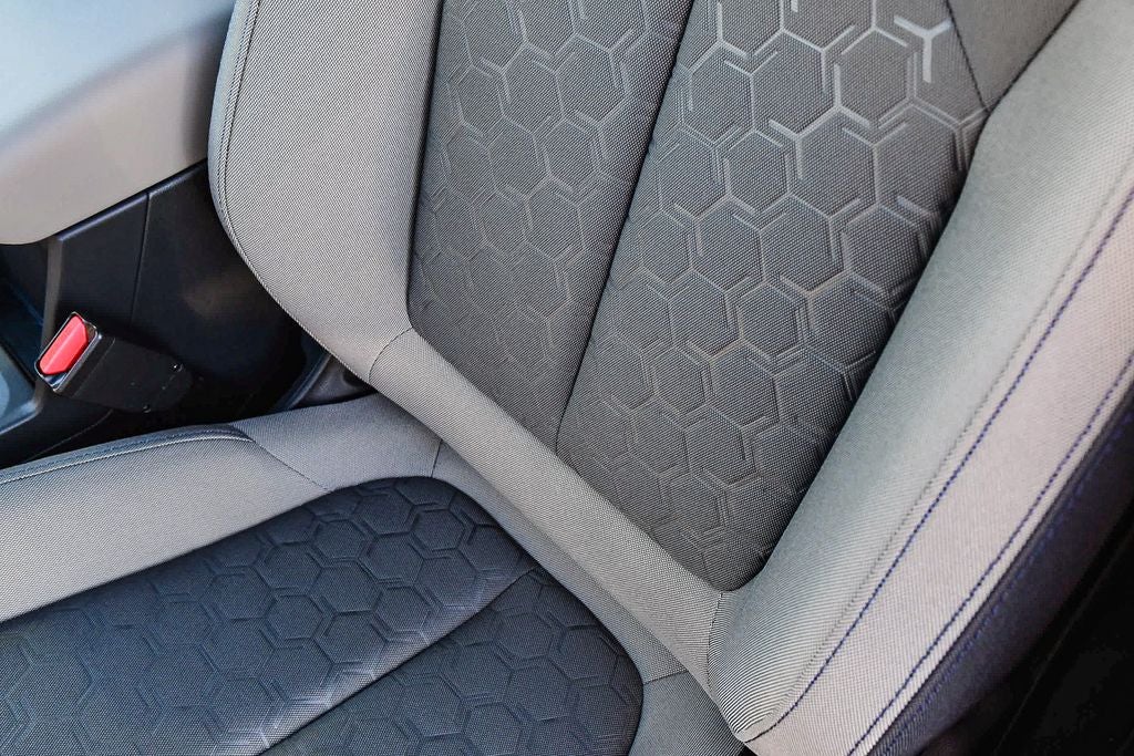 2025 Subaru FORESTER Base