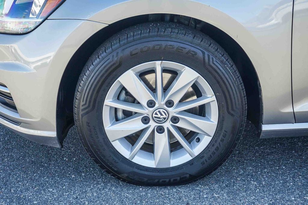 2019 Volkswagen Golf S