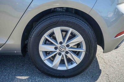 2019 Volkswagen Golf S