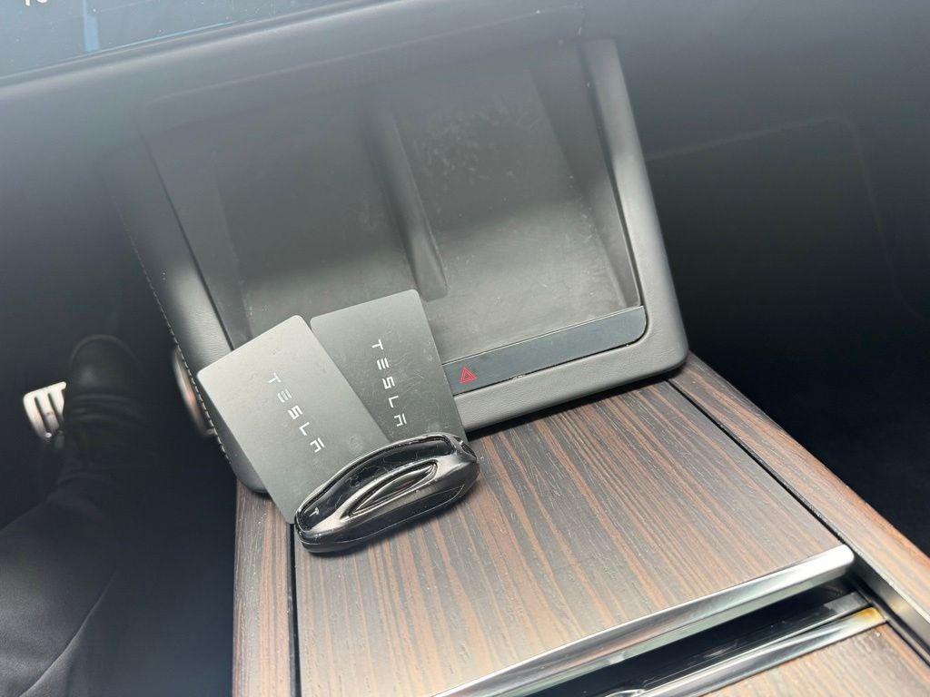 2023 Tesla Model X Standard Range