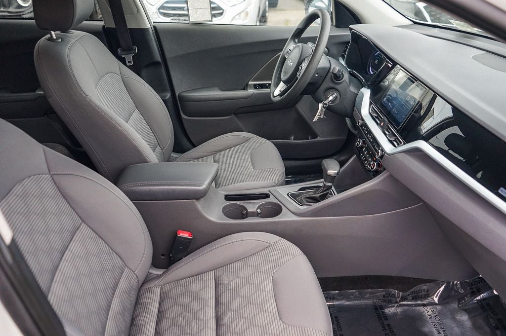 2022 Kia Niro LX