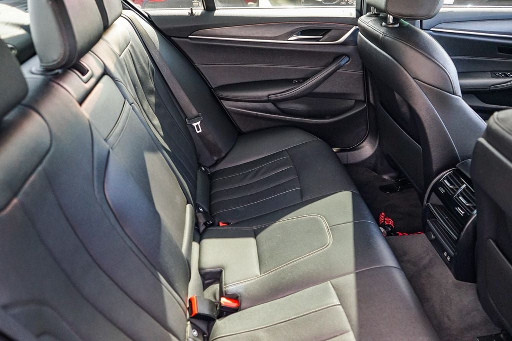 2022 BMW 5 Series 530i