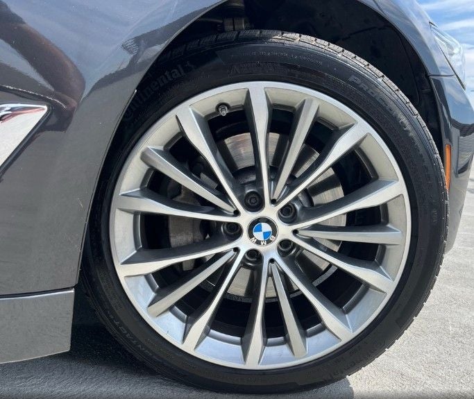 2022 BMW 5 Series 530i