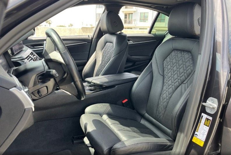 2022 BMW 5 Series 530i