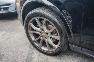 2023 Porsche Cayenne Platinum Edition