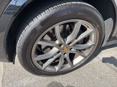 2023 Porsche Cayenne Platinum Edition