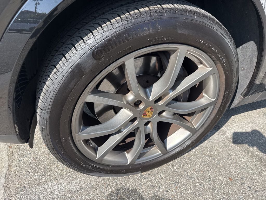 2023 Porsche Cayenne Platinum Edition