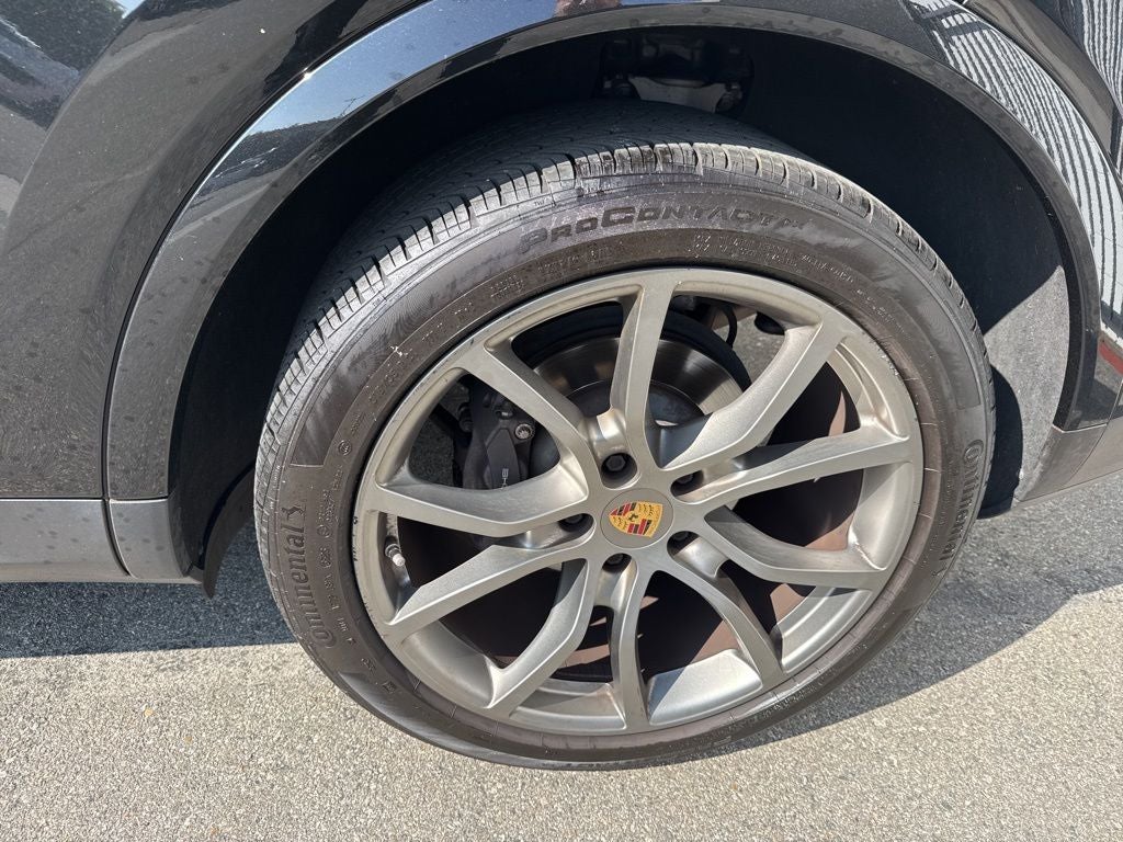 2023 Porsche Cayenne Platinum Edition