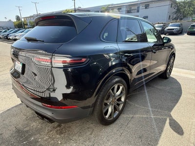 2023 Porsche Cayenne Platinum Edition