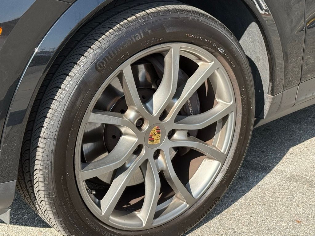 2023 Porsche Cayenne Platinum Edition