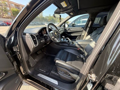 2023 Porsche Cayenne Platinum Edition