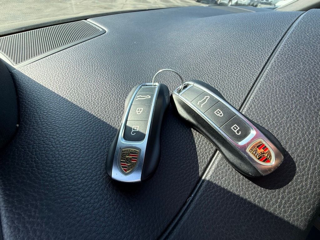 2023 Porsche Cayenne Platinum Edition