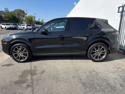 2023 Porsche Cayenne Platinum Edition