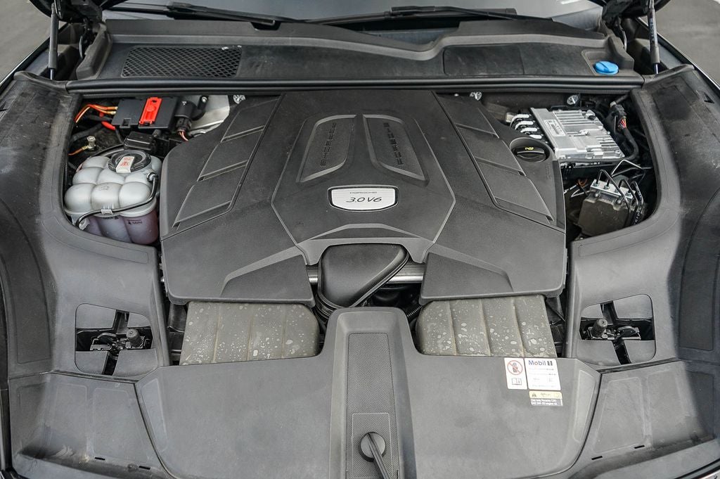 2023 Porsche Cayenne Platinum Edition