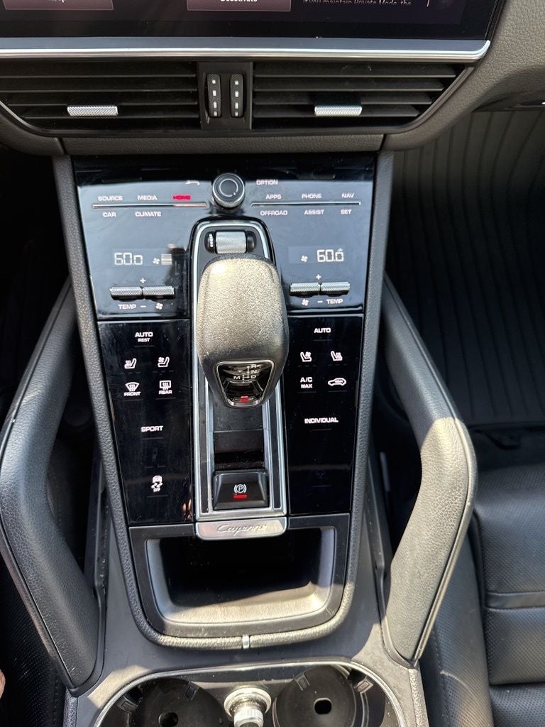 2023 Porsche Cayenne Platinum Edition