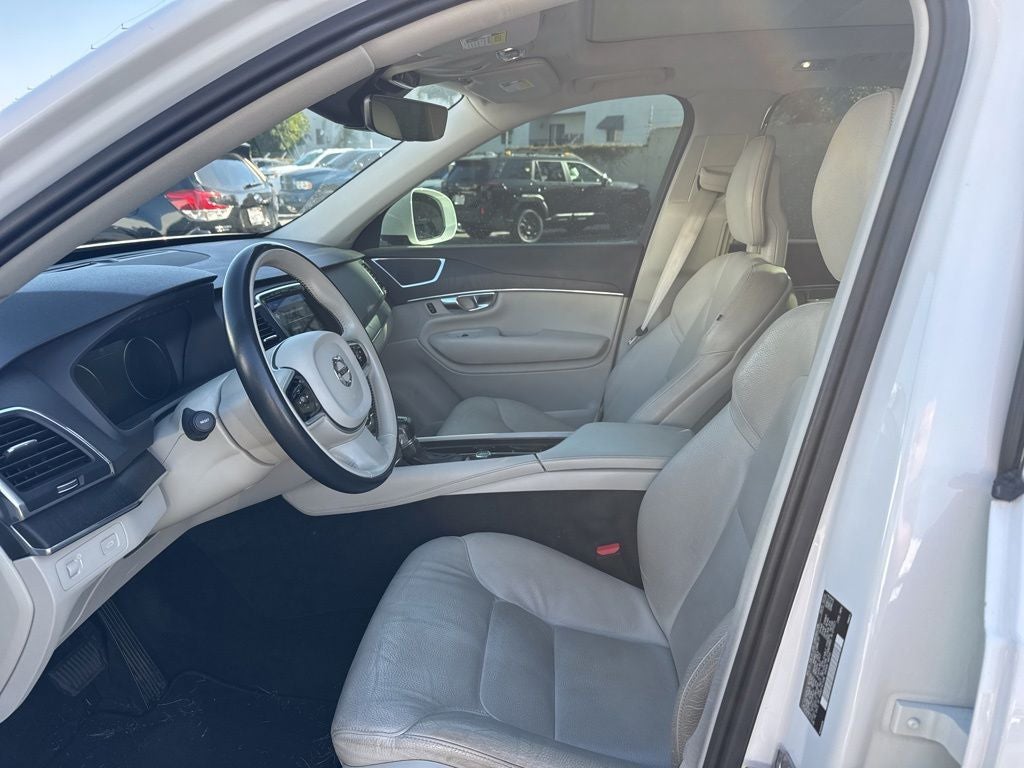 2020 Volvo XC90 T5 Momentum