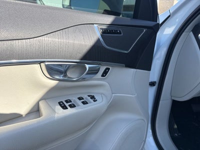 2020 Volvo XC90 T5 Momentum
