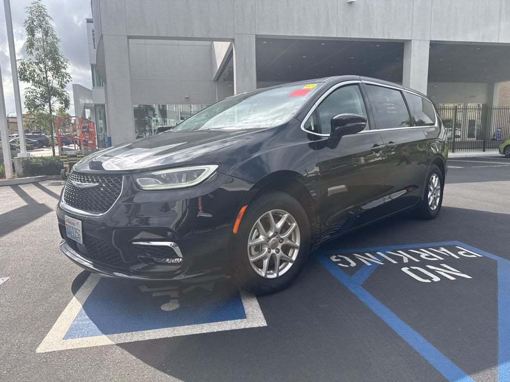 2024 Chrysler Pacifica Touring L