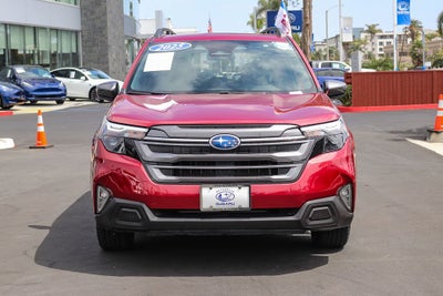 2025 Subaru Forester Premium
