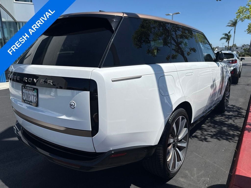 2025 Land Rover Range Rover SV
