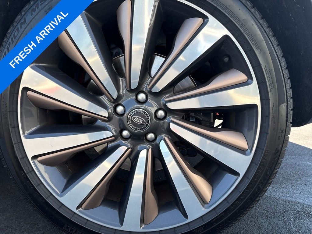 2025 Land Rover Range Rover SV