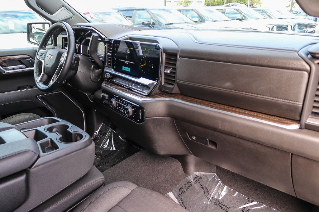 2025 Chevrolet Silverado 1500 LT