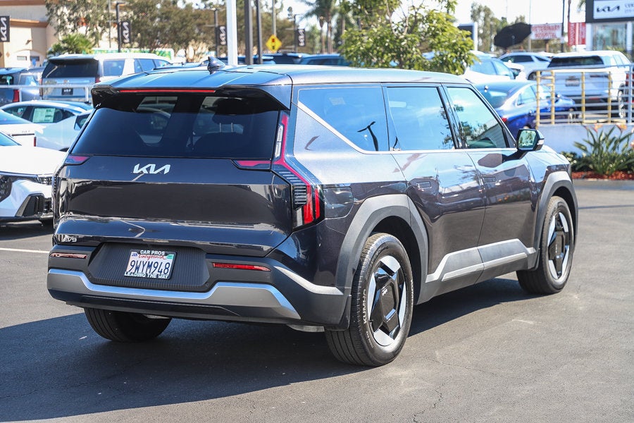 2026 Kia EV9 Light Long Range