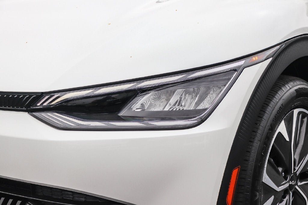 2024 Kia EV6 Light